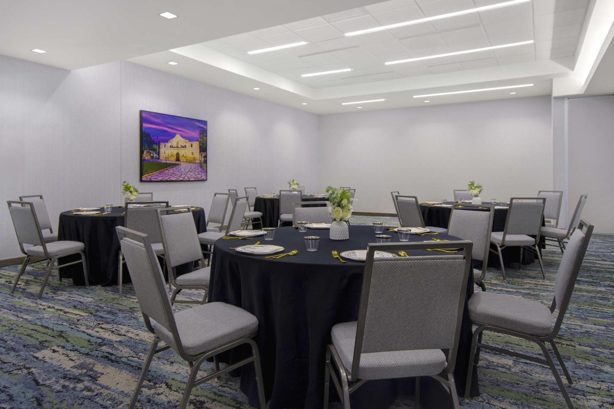 Hampton Inn & Suites San Antonio Riverwalk מראה חיצוני תמונה