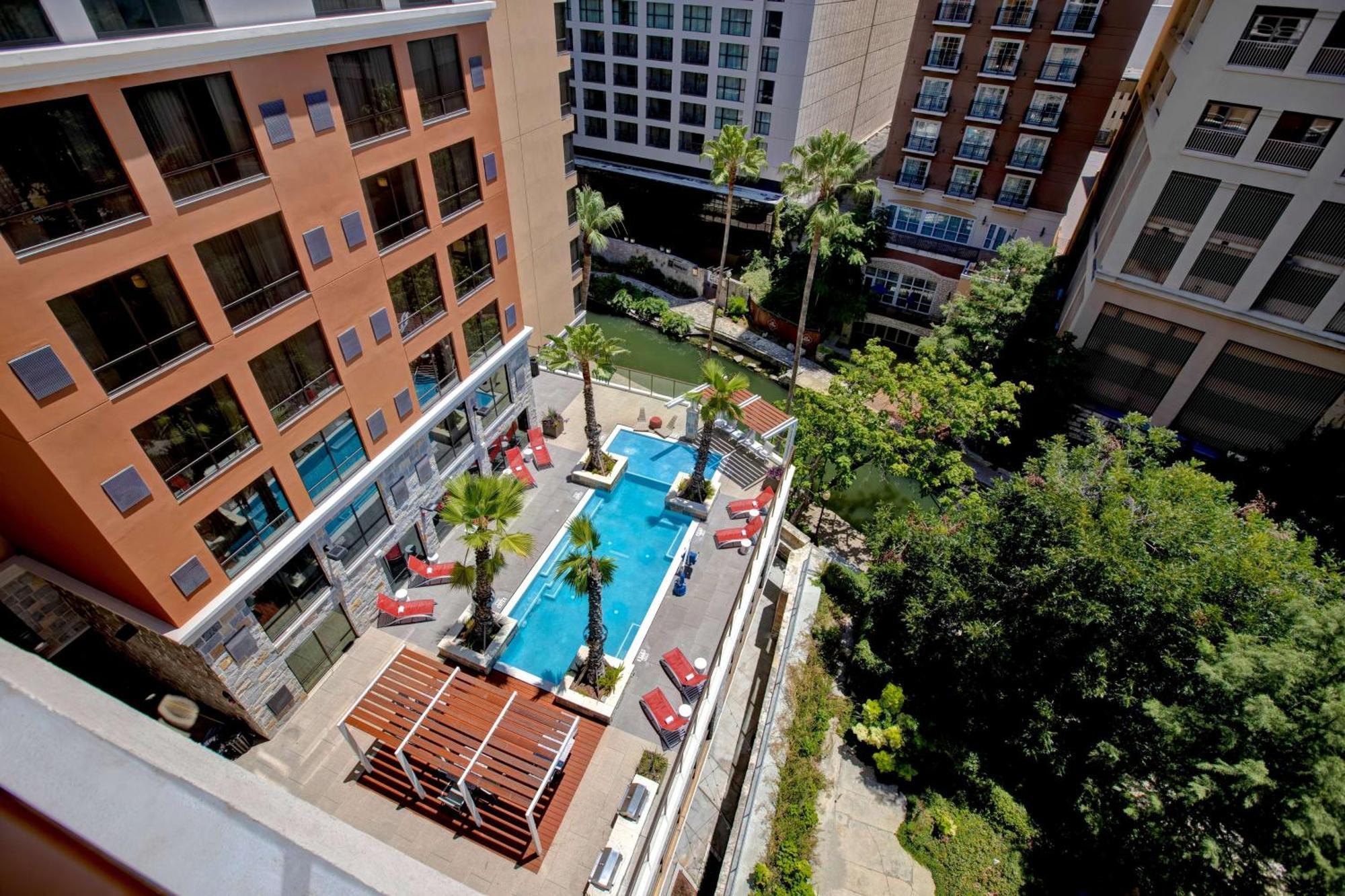 Hampton Inn & Suites San Antonio Riverwalk מראה חיצוני תמונה