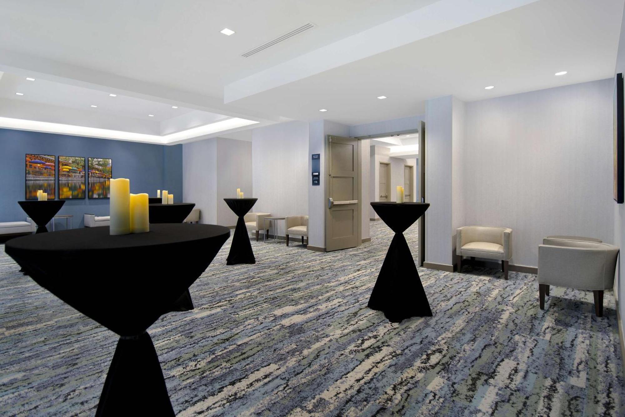 Hampton Inn & Suites San Antonio Riverwalk מראה חיצוני תמונה