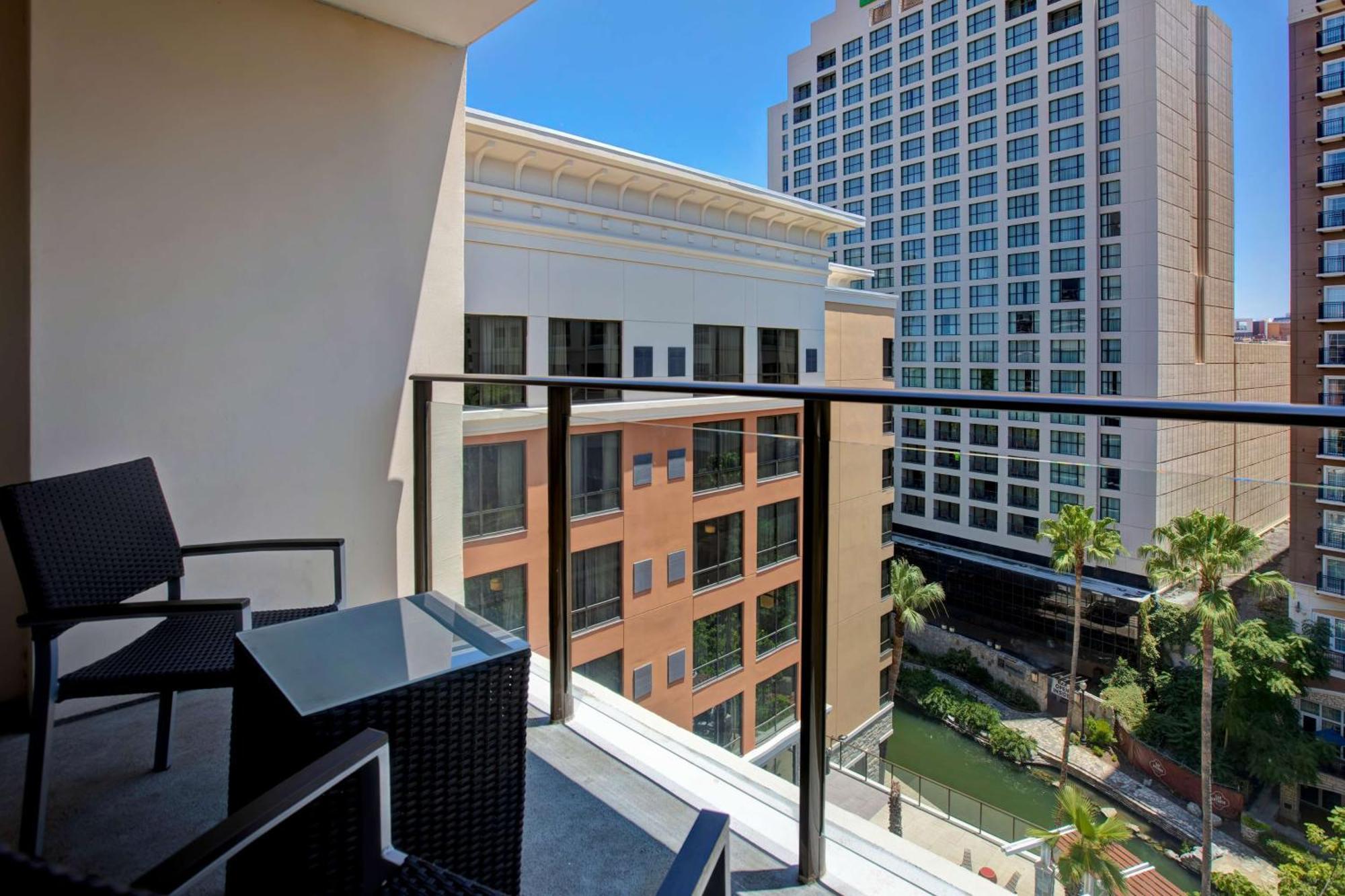 Hampton Inn & Suites San Antonio Riverwalk מראה חיצוני תמונה