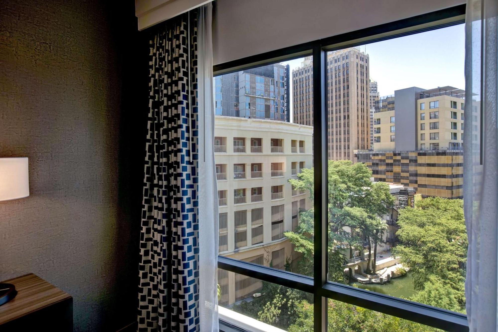 Hampton Inn & Suites San Antonio Riverwalk מראה חיצוני תמונה