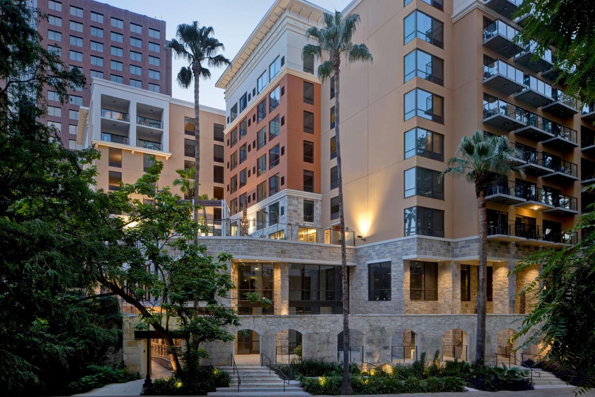 Hampton Inn & Suites San Antonio Riverwalk מראה חיצוני תמונה