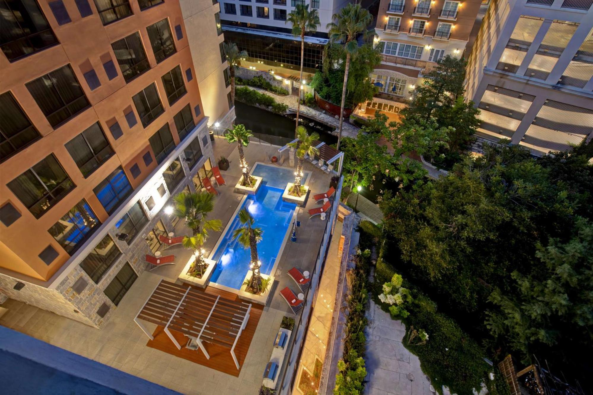 Hampton Inn & Suites San Antonio Riverwalk מראה חיצוני תמונה