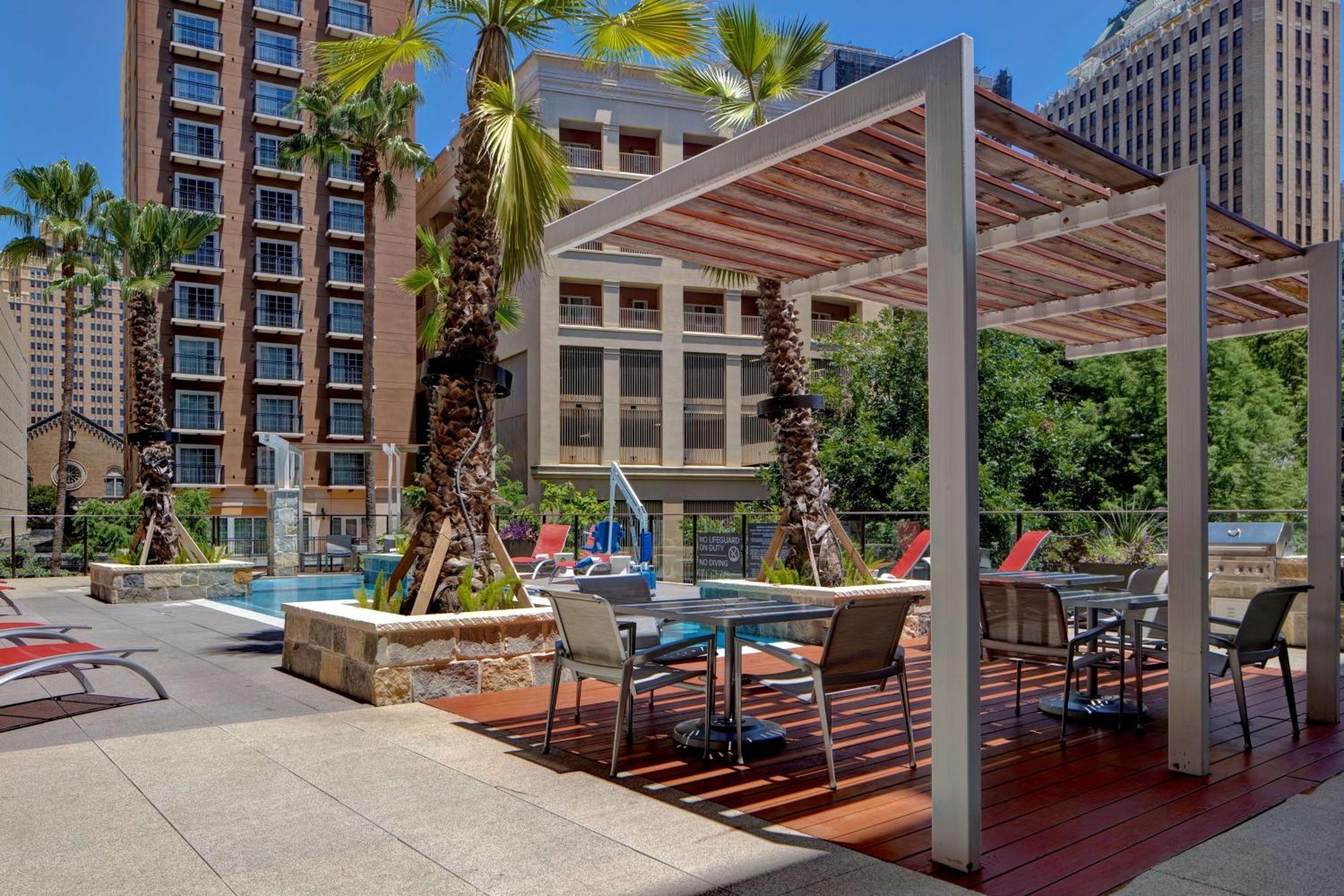 Hampton Inn & Suites San Antonio Riverwalk מראה חיצוני תמונה