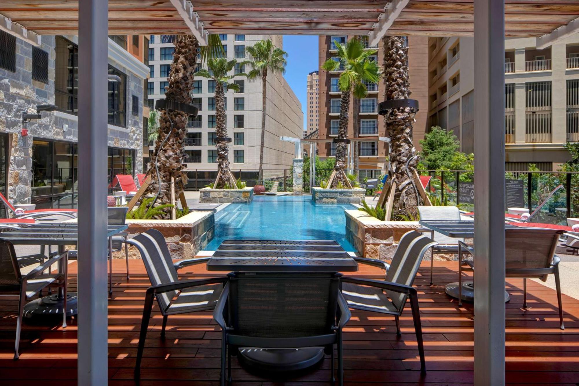 Hampton Inn & Suites San Antonio Riverwalk מראה חיצוני תמונה